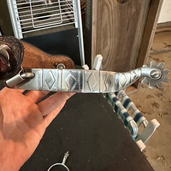 Spurs and straps NWOT - Picture 6 of 11